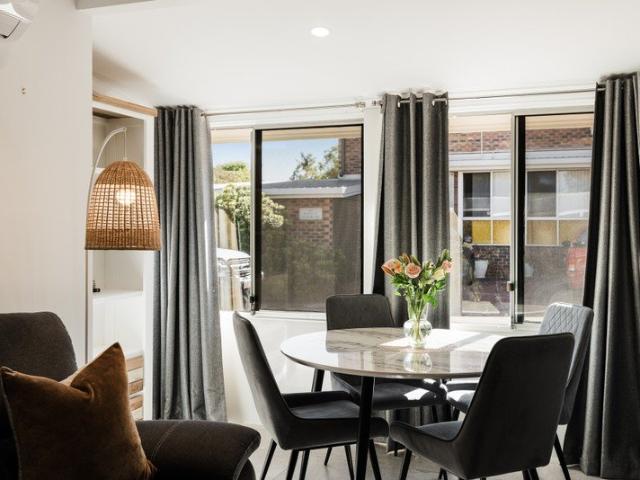 Parkside Location + Modernised Unit
