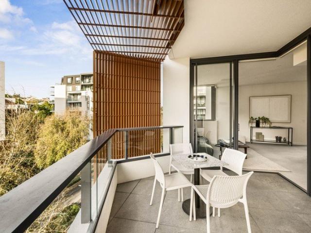 Parkside luxury in the acclaimed Maestro