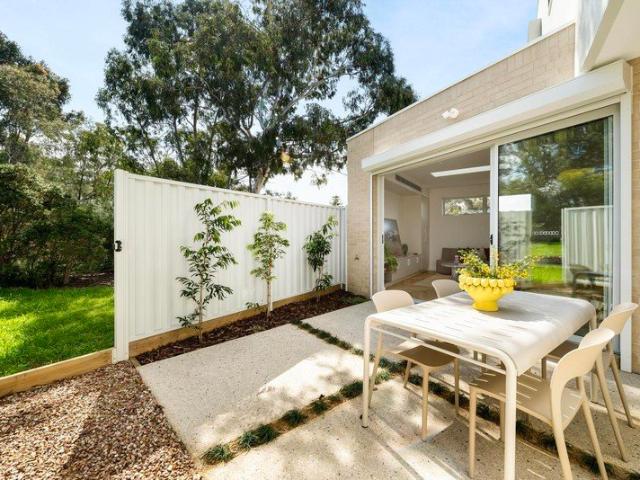 Parkside luxury. Perfectly positioned