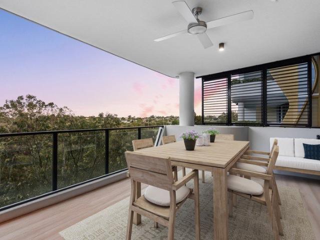 Parkside Luxury with Convenience at Your Doorstep
