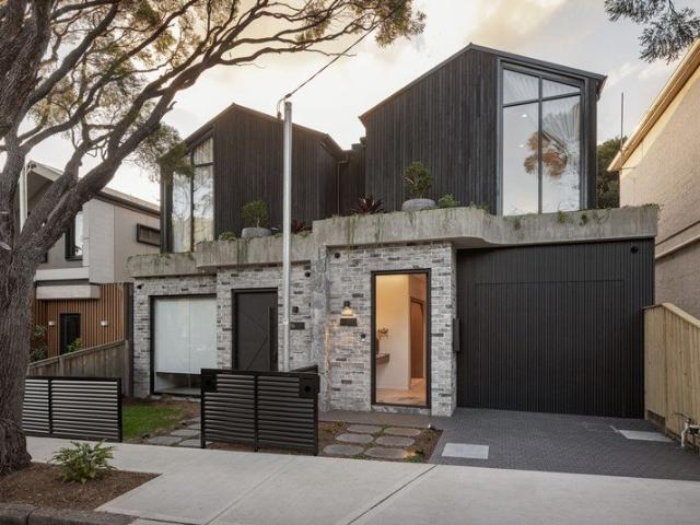 Parkside luxury with grandstand views
