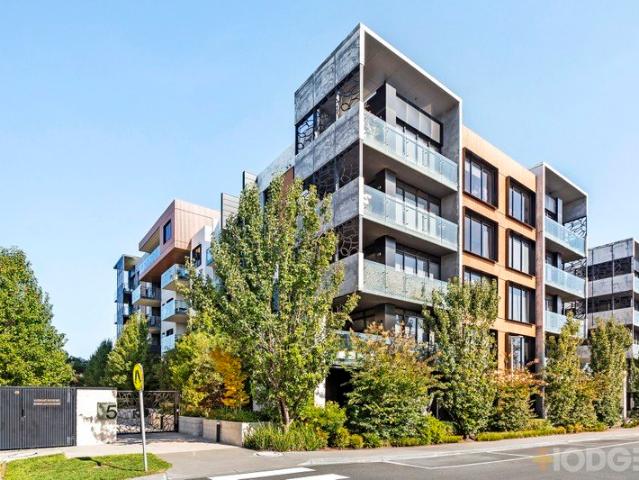 PARKSIDE LUXURY WITH SWEEPING RESERVE VIEWS