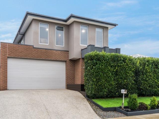 Parkside Perfection Stylish Family Living in a Premier Curlewis Location