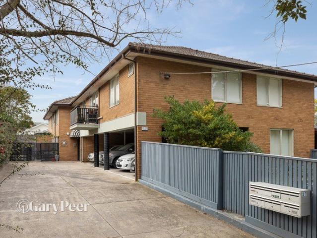 Parkside perfection with house sized proportions