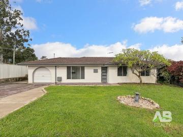 Parkside Position. Endless Potential. Quiet Cul de Sac Living