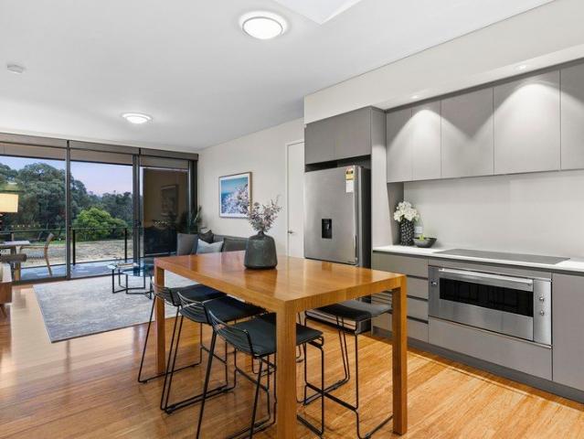 Parkside Prestige in the Heart of Perry Lakes