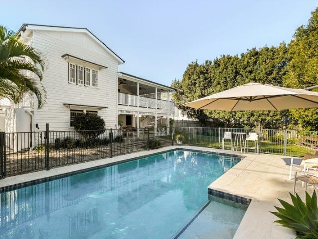 Parkside Queenslander Family Entertainer on 810sqm