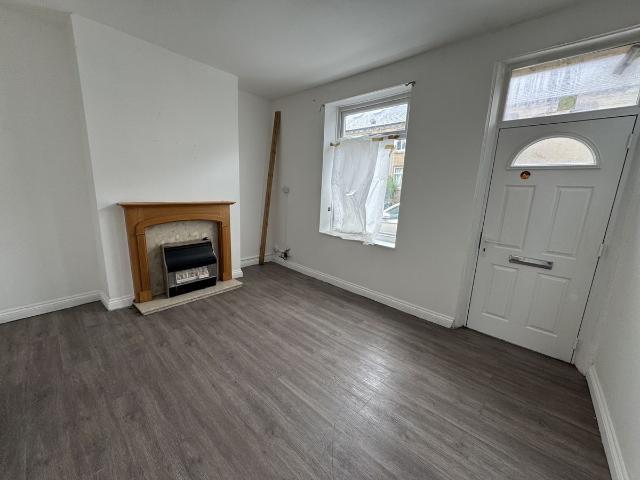 Parkside Road, Bradford, West Yorkshire BD5, 3 bed terraced house to rent, £850 pcm | PrimeLocation
