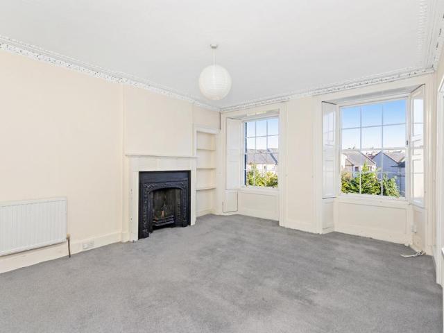 Parkside Street, Newington. 2 bed flat to rent £1,250 pcm £288 pw