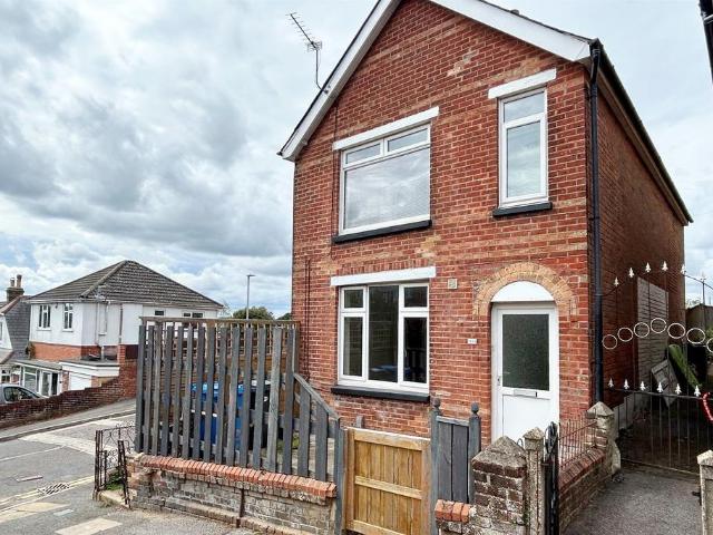 Parkstone 1 bed flat to rent £1,050 pcm £242 pw