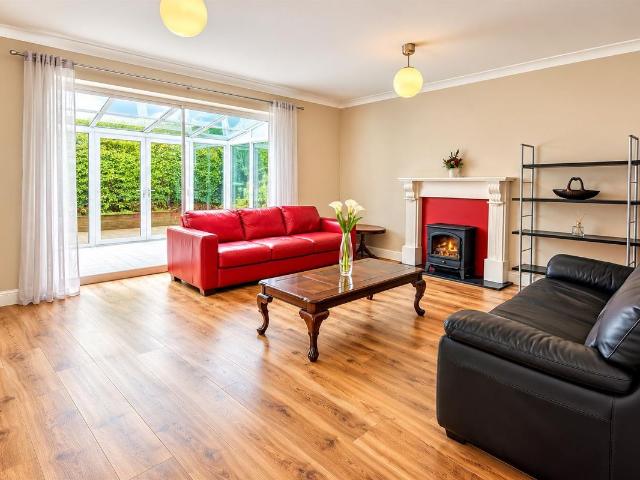 Parkstone Drive, Camberley GU15, 1 bed maisonette to rent, £1,350 pcm | PrimeLocation