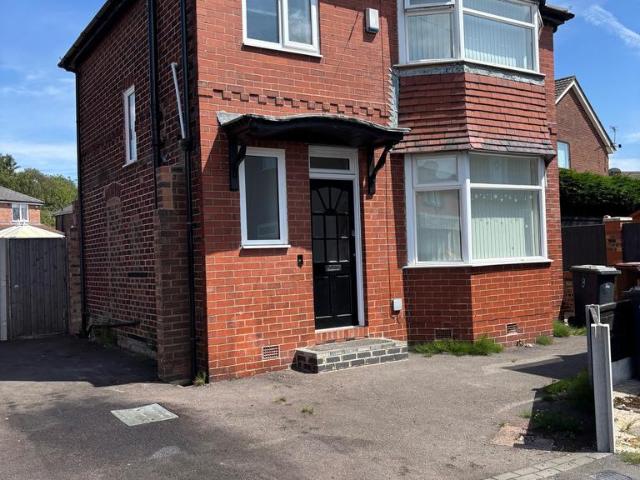 Parkstone Drive, Swinton M27 3 bed detached house to rent £1,295 pcm £299 pw