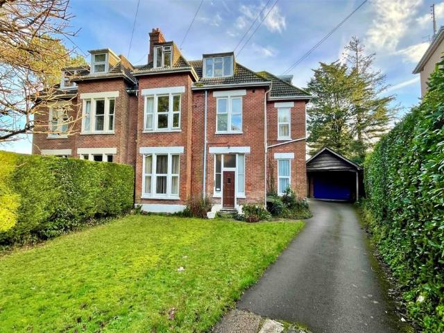 Parkstone Studio to rent £750 pcm £173 pw