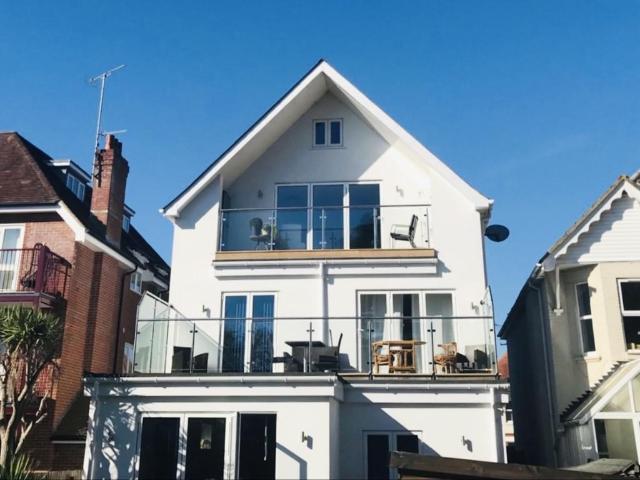 Parkstone Road, Poole 3 bed apartment to rent £1,600 pcm £369 pw