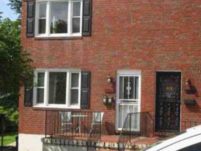 Parkwood Ave