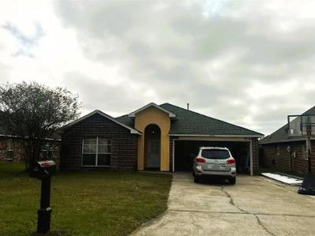 Parkwood Dr