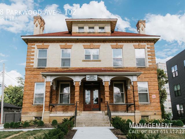 Parkwood HQ: Where History Meets Modern Living 48 Parkwood Ave