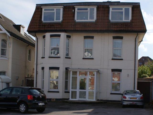 Parkwood Road, Southbourne 1 bed flat to rent £895 pcm £207 pw