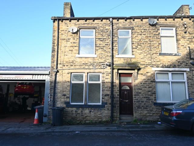 Parkwood Street, Keighley BD21, 3 bed end terrace house to rent, £795 pcm | PrimeLocation