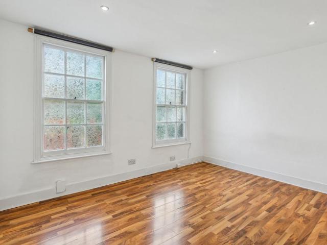 Parkway, Camden, London, NW1 Studio to rent £1,625 pcm £375 pw