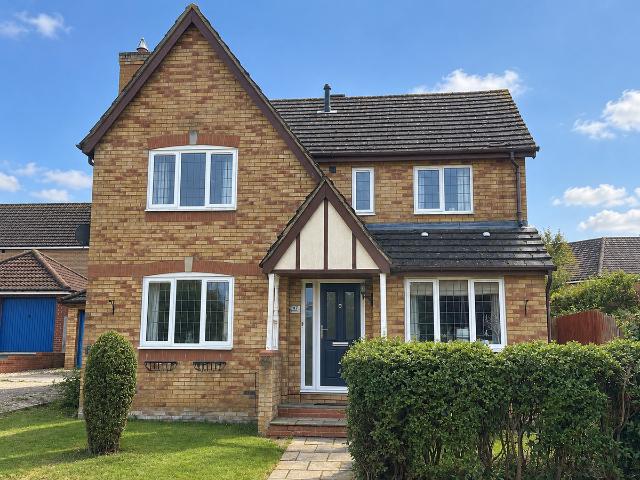 Parkway, Hinchingbrooke, Huntingdon, Cambridgeshire PE29, 4 bed detached house to rent, £1,700 pcm | PrimeLocation