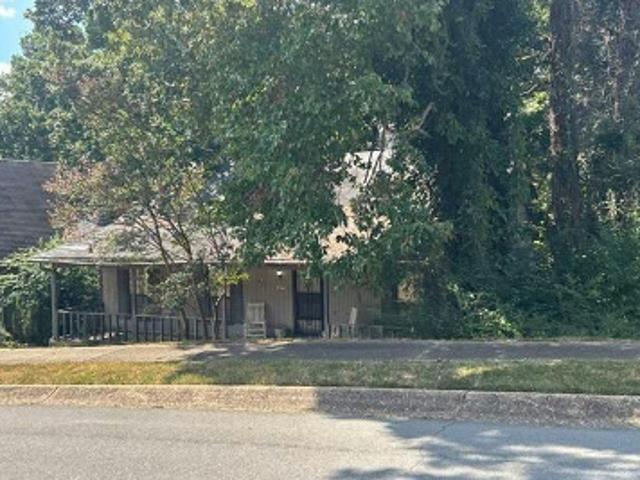 Parkway Place Dr