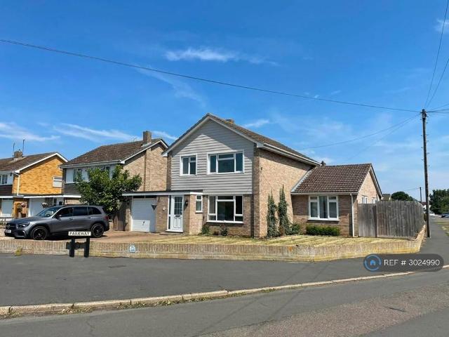 Parkway, St Ives, PE27 4 bed detached house to rent £1,900 pcm £438 pw