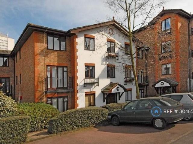 Parkview Court, London, SW18 1 bed flat to rent £1,450 pcm £335 pw