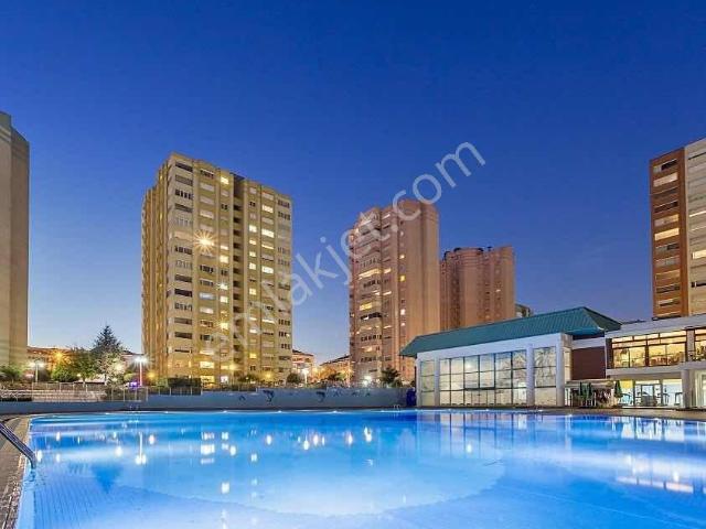 Parlamenterler Sitesi Bulvar Cephe Tadilatlı 4+1 Kiralık