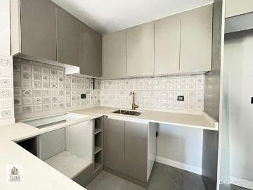 PARLA'DAN MARİNAYA YÜRÜME MESAFESİNDE SATILIK LÜKS 2+1 DAİRE