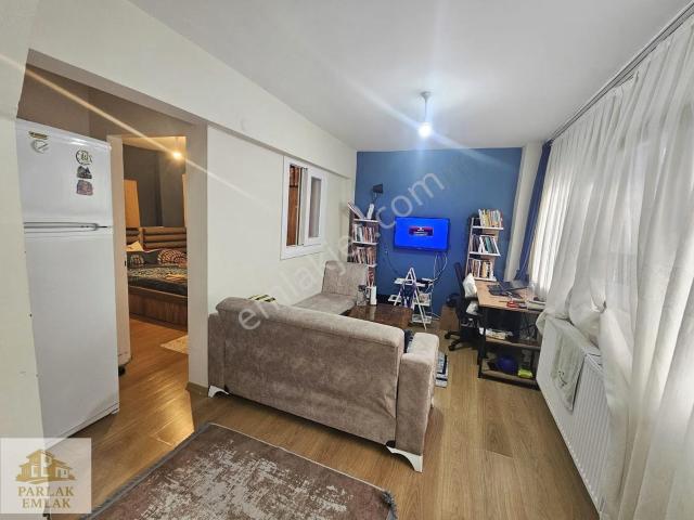Parlak'tan Üsküdarda Merkezi Lokasyonda Eşyalı 1+1 Kiralık Daire