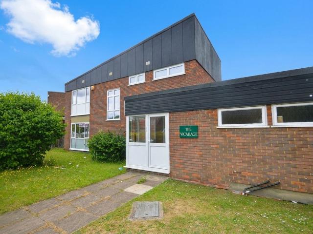 Parlaunt Road, Slough SL3, 4 bed semi detached house to rent, £2,100 pcm | PrimeLocation