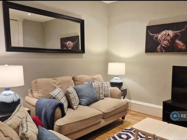 Parliament Square, Edinburgh, EH1 1 bed flat to rent £1,900 pcm £438 pw