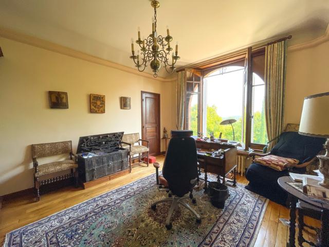 Parmain 95. Maison de maître 11 pièces, 6 chambres, dépe