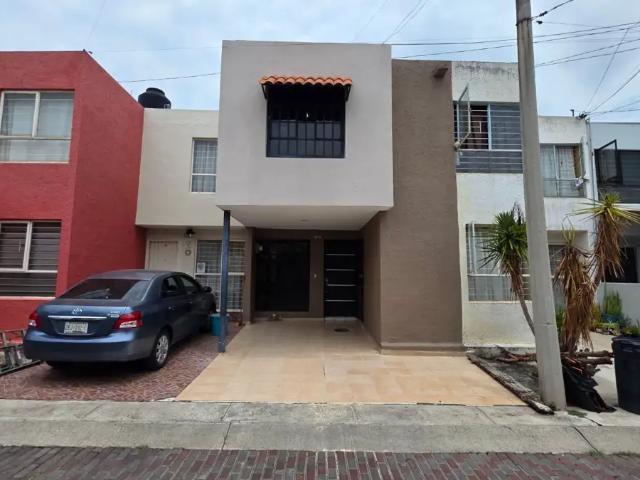 PARQUES DEL NILO CASA EN RENTA