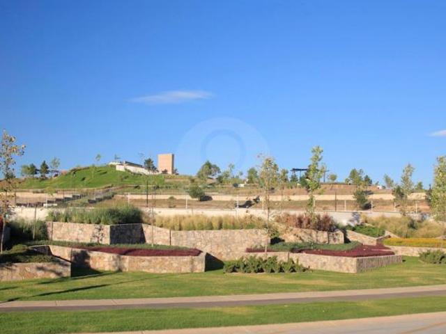 PARQUES VALLARTA: Terreno residencial en venta en Bosques Vallarta