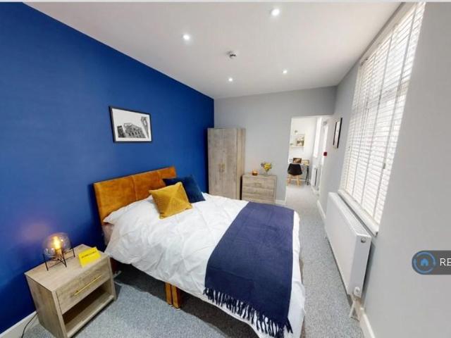 Parrin Lane, Eccles, Manchester, M30 1 bed in a house share to rent £675 pcm £156 pw