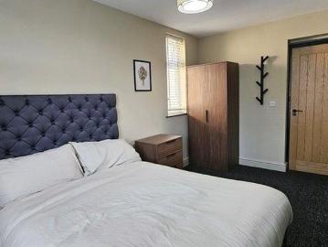 Parrin Lane, Manchester, M30 4 bed house share to rent £2,801 pcm £646 pw