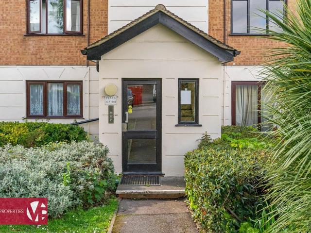Parrotts Field, Hoddesdon EN11 1 bed flat to rent £950 pcm £219 pw