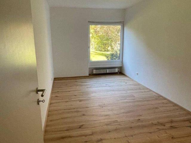 PARSCH Familienfreundliche 3 Zimmer Wohnung mit Balkon im Grünen