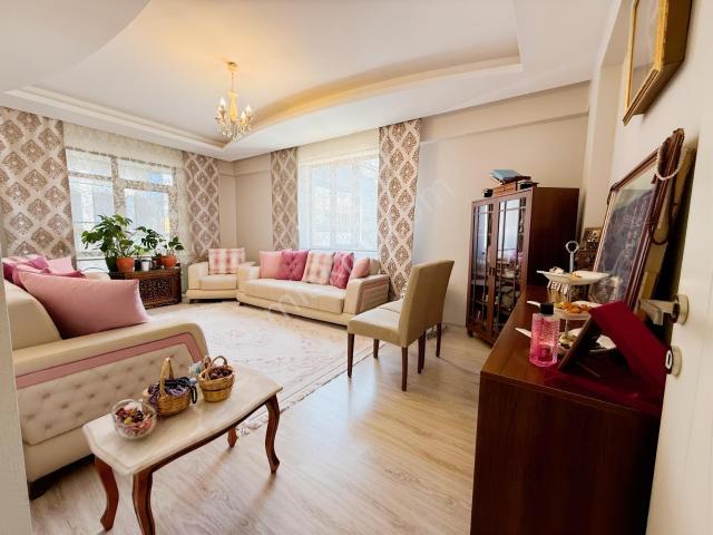 Parsana Mah. Stadyum Yakını Ara Kat Satılık 3+1 Daire