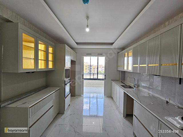 PARSANA MAHALLESİ ABDÜLHAMİD HAN CADDESİNDE SİTE İÇERİSİNDE 3+1 LÜX SIFIR DAİRELER