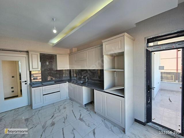 PARSANA MAHALLESİNDE CADDE CEPHELİ 3+1 LÜX SIFIR FIRSAT DAİRE