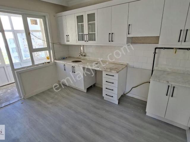 Parsana Stad Yan Tarafında Arakat Satılık 3+1 Daire
