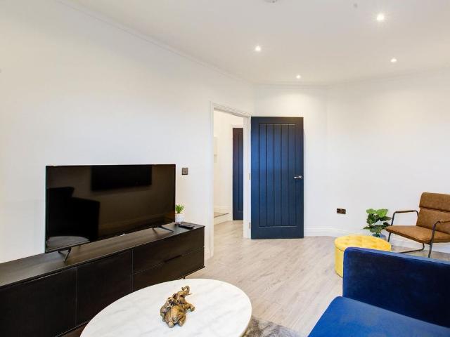 Parsons Green SW6, 2 bed flat to rent, £7,161 pcm | PrimeLocation