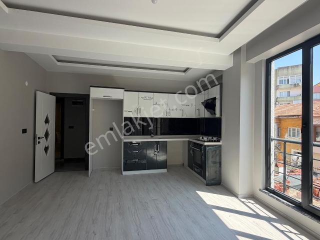 Parstan Tuzcumuratta Asansörlü Doğalgazlı Sıfır Boş 1+1 Kiralık