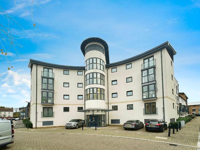 Pasteur Drive, Swindon SN1, 2 bed flat to rent, £1,100 pcm | PrimeLocation