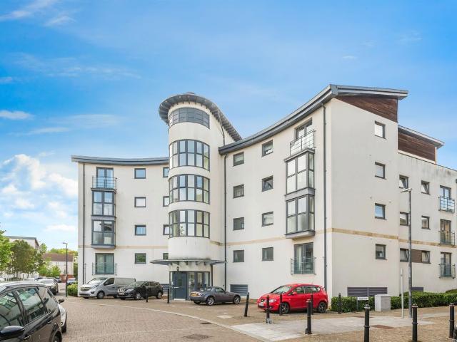 Pasteur Drive, Swindon SN1, 2 bed flat to rent, £1,100 pcm | PrimeLocation