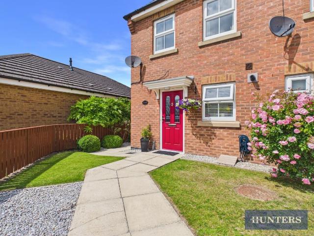 Pasture Crescent, Filey YO14, 3 bed end terrace house to rent, £1,150 pcm | PrimeLocation