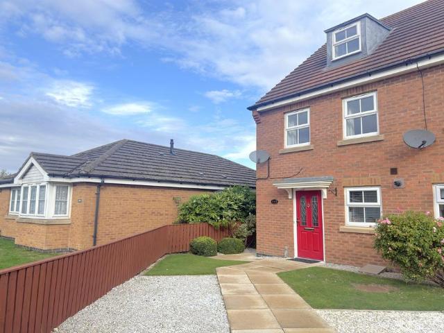 Pasture Crescent, Filey 3 bed semi detached house to rent £1,150 pcm £265 pw